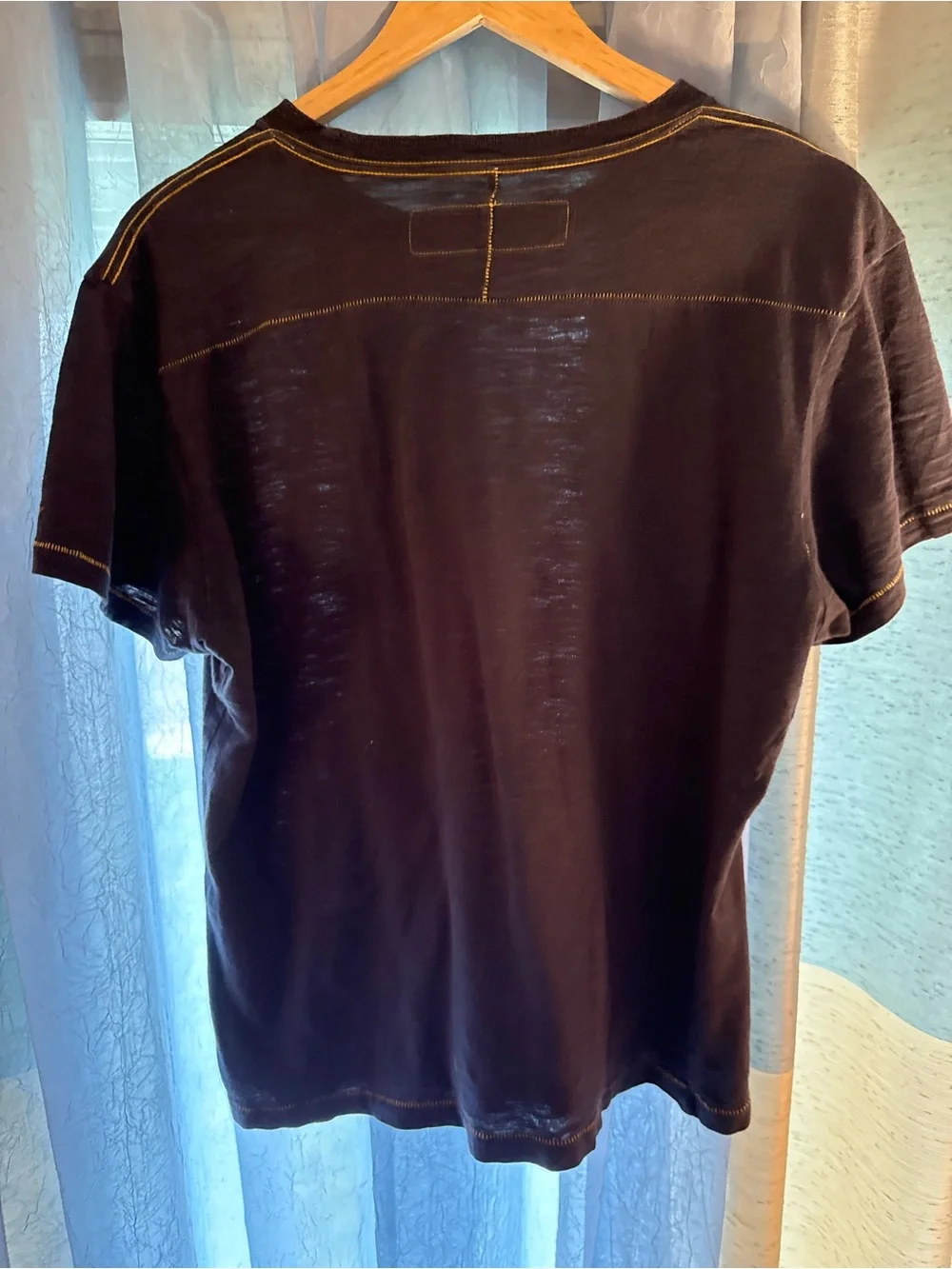 Banana Republic Men’s Black Short Sleeve Crewneck with Gold Graphic